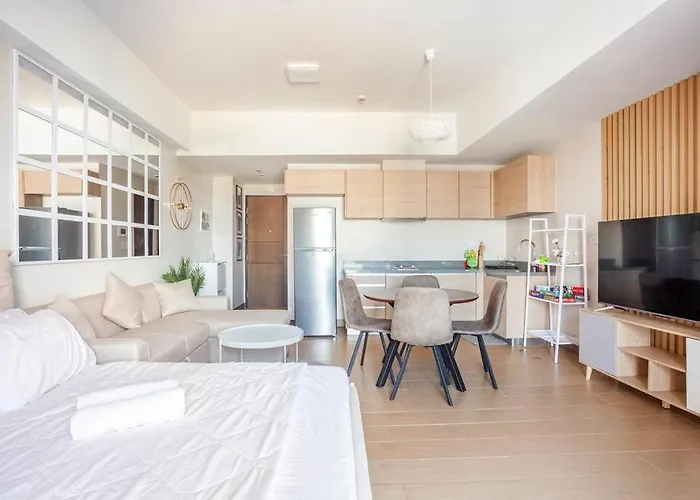 Refined & Homey Luxury Apartment