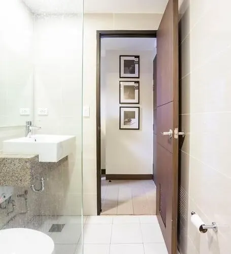 Refined & Homey Luxury Apartment Manila