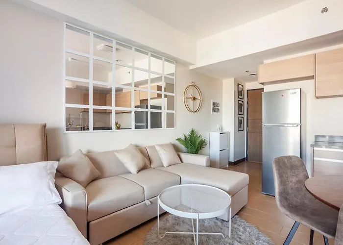 Refined & Homey Luxury Apartment